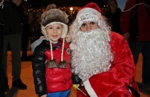 Децата на Панагюрище пускат писма до Дядо Коледа в специална кутия