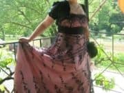 Млада панагюрка пожела да подари балната си рокля на абитуриентка без финансови възможности