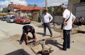 Извършва се реконструкция на канализационната мрежа по улица „Продан Граматик“ в Стрелча