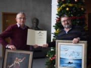 Д-р Станислав Бадаланов от „Уни Хоспитал“ дари две свои картини на Музея