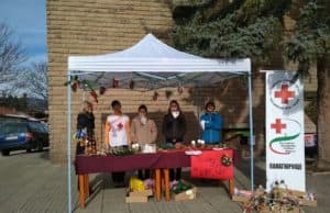 Проведе се втори Коледен базар на доброволците от БЧК- Панагюрище и деца от ЦОП „Зора“