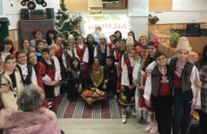 Коледно настроение с открит урок „Бяла Коледа“ в СУ „Нешо Бончев“