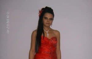 Доброто се оказа заразно! Още една панагюрка подарява балната си рокля на момиче в нужда