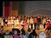 ЦПЛР-Панагюрище представи годишната си продукция „С усмивка под дъгата“