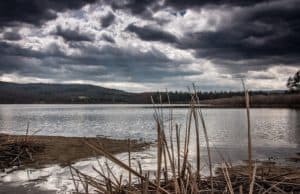 Времето: Облачно, застудява се