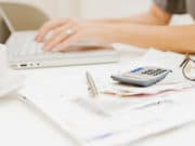 Измамници регистрират фирми на домашни адреси