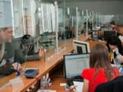 Правителството вдига заплатите на чиновниците в 28 администрации с 30%