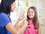 Жестовият език става предмет в училище