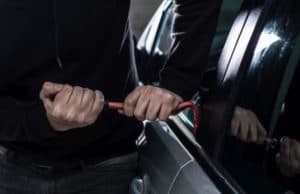 „Ленд Ровър” и „Опел Фронтера” са сред „трофеите“ на 27-годишния автоапаш от Панагюрище