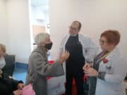 Фондация „Една от 8“ дари 100 комплекта в помощ на онкопациенти на МБАЛ „Уни Хоспитал“