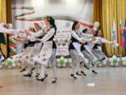 „Пробуждане с хоро“ събра онлайн българи от цялата планета