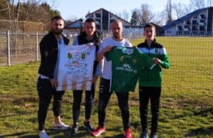 Юноши на „Оборище“ откупиха фланелките в благотворителния търг