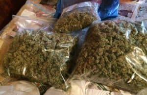 Служители на РУ-Панагюрище задържаха двама за притежаване на наркотици