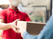 Маските на закрито остават и след 1 април