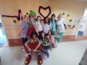 „Клоунски визитации“ разсмяха пациенти в „Уни Хоспитал“ в навечерието на Рождество Христово