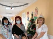 Снежанка зарадва с подаръци децата от Отделението по педиатрия в „Уни Хоспитал“