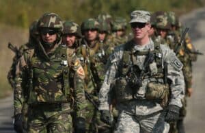 САЩ в готовност да изпратят 8500 военни в Европа