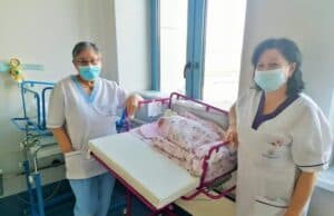 Първото бебе за 2022 година и последното за 2021 година в „Уни Хоспитал“ са момиченца