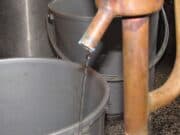 Задържаха пожарникар, варил и продавал ракия