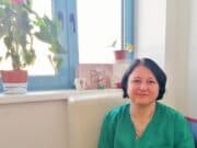 Д-р Мерал Ефендиева консултира пациентки в МЦ „Панагюрище“