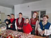 В ОУ „Проф. Марин Дринов“ откриха благотворителен базар за мартенички