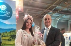 Министърът на туризма Христо Проданов посети щанда на Община Стрелча на „Ваканция & Спа Експо 2022′“