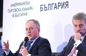 Представиха доклад за декарбонизация на електроенергийната система на България