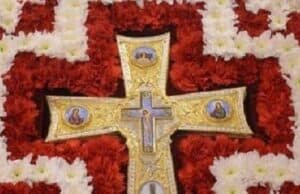 Днес е Кръстопоклонна неделя