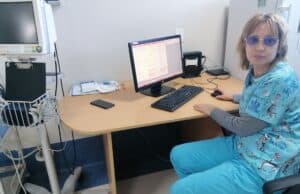 Д-р Емилия Бадаланова консултира пациенти в МЦ „Панагюрище“ Бадаланова