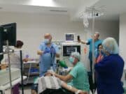 Гръдни хирурзи от „Уни Хоспитал“ помогнаха на 46-годишен мъж, глътнал зъбната си коронка