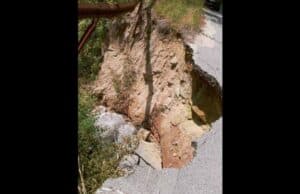 Укрепват участък от път между Копривщица и Стрелча, пропаднал от наводненията