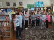 ФОТОФАКТ: Второкласници от Попинци гостуваха на читалище „Искра-1872“