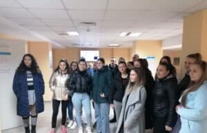 Ученици от СУ „Нешо Бончев“ бяха гости на Отделението по образна диагностика и Лабораторията по микробиология