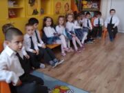 Децата от ДГ „Мечо Пух“ в Оборище с тържество, посветено на майките