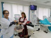 Баба Марта раздаде мартеници на целия екип и пациентите на „Уни Хоспитал“