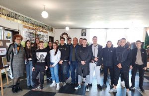 Рядка книга подариха на СУ „Нешо Бончев“ ученици и преподавател