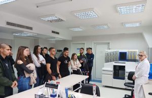 Единадесетокласници от Стрелча посетиха МБАЛ „Уни – Хоспитал“