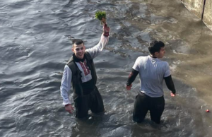 Лука Ралчев пръв извади кръста от водите на Луда Яна