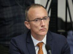 Забраната за мобилни телефони в училищата влиза в сила от януари