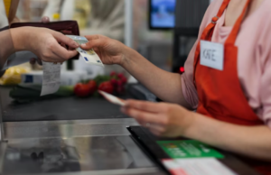 Tърговци ощетяват потребителите при ресто в левове – закръглят в своя полза