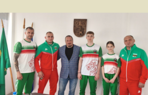Кметът Желязко Гагов връчи поздравителни адреси на европейските шампиони Иван Хърков, Иван Велев и Ния Костуркова