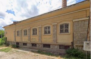 Сгрешена прогнозна стойност остави без ремонт покрива на Старата градска баня